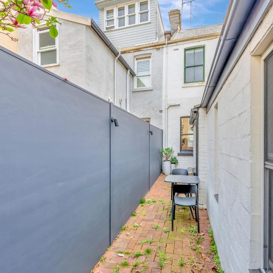 Stylish Terrace Oasis 2br In Vibrant Surry Hills