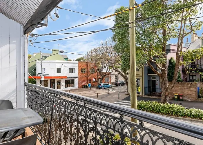 Stylish Terrace Oasis 2Br In Vibrant Surry Hills